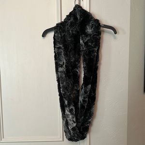 Dylan Infinity Scarf